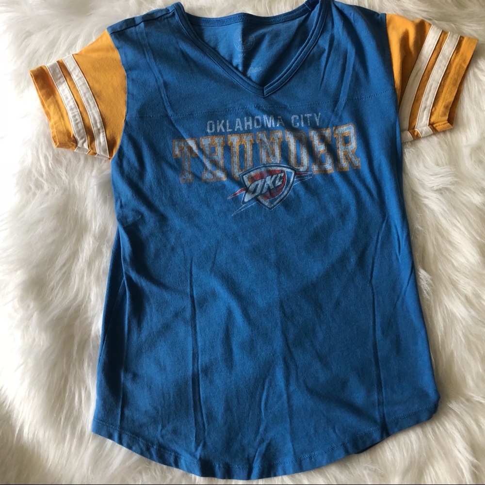 🔥4/$20🔥OKC Thunder Ladies V-Neck Top